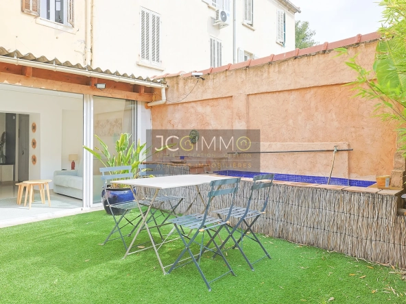Appartement T2 rénové avec terrasse à Toulon – 54 m², mobilier inclus 