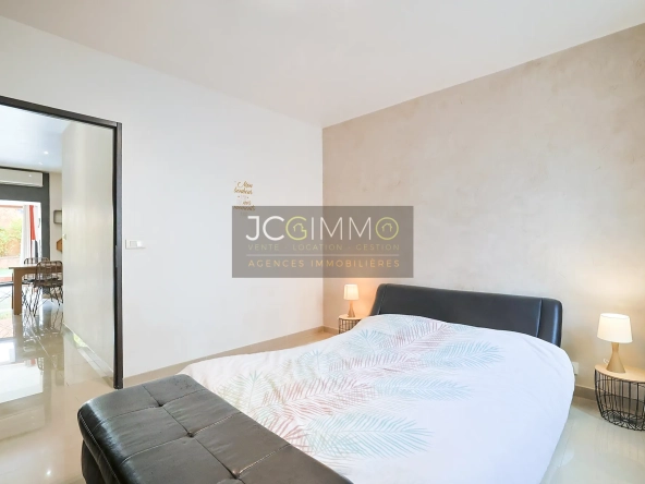 Appartement T2 rénové avec terrasse à Toulon – 54 m², mobilier inclus 