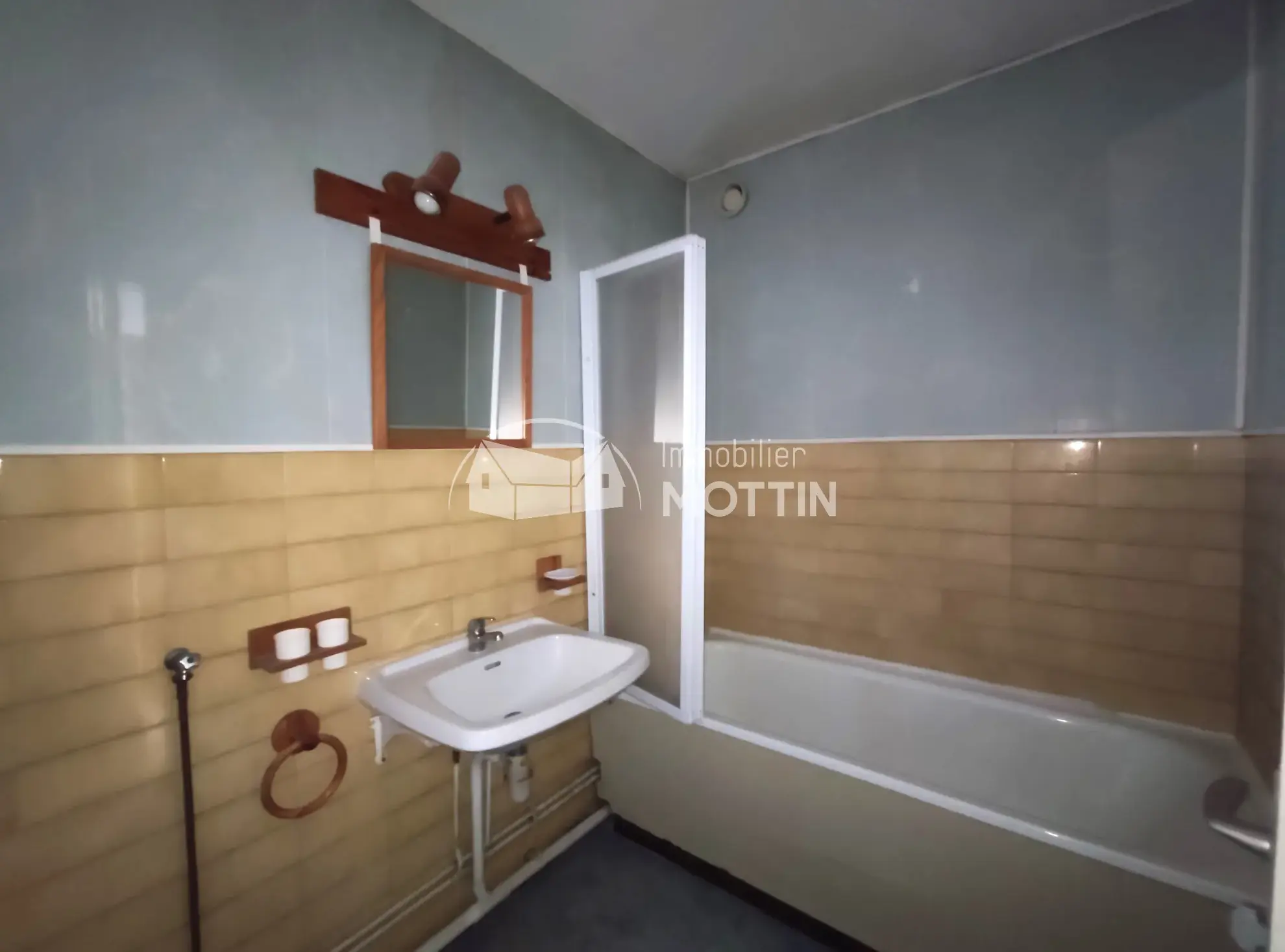 Appartement T2 de 45 m² à Vitry-sur-Seine avec loggia et vue dégagée 