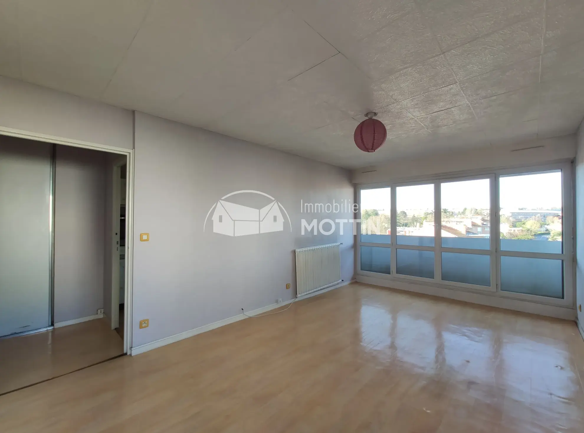 Appartement T2 de 45 m² à Vitry-sur-Seine avec loggia et vue dégagée 