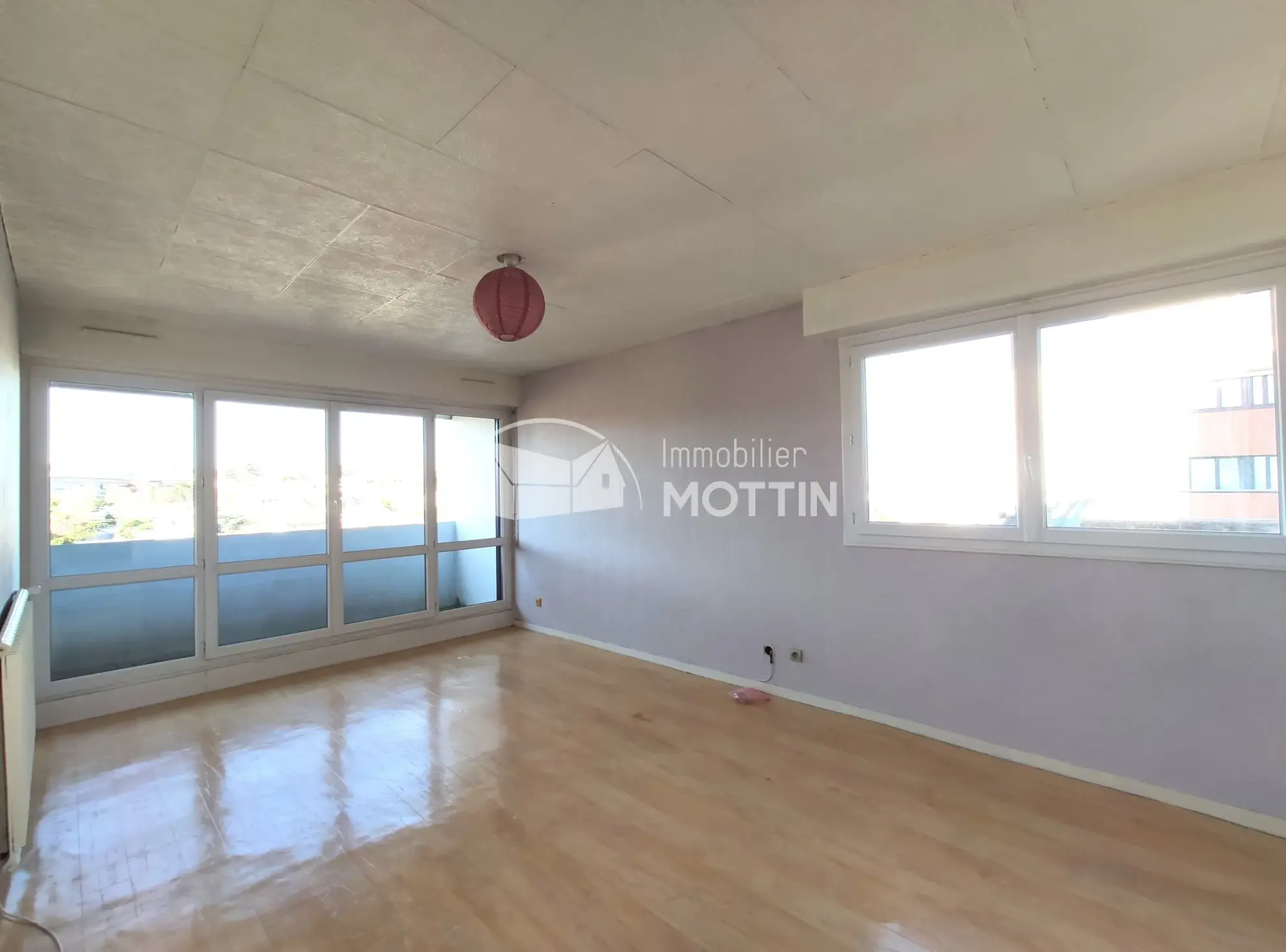 Appartement T2 de 45 m² à Vitry-sur-Seine avec loggia et vue dégagée 