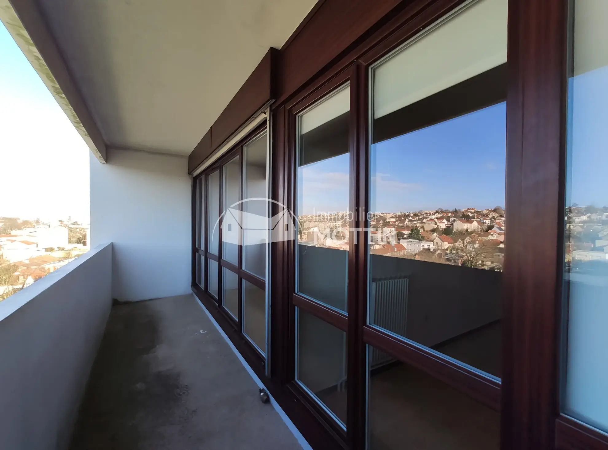 Appartement T2 de 45 m² à Vitry-sur-Seine avec loggia et vue dégagée 