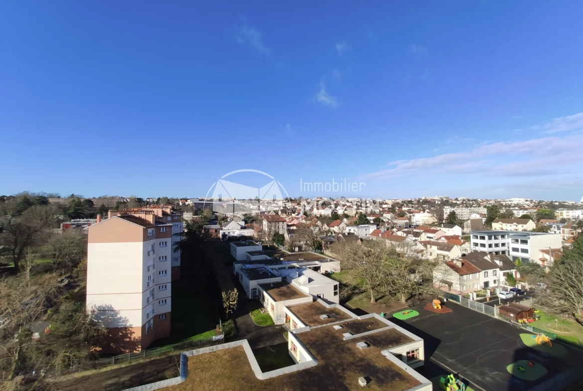 Appartement T2 de 45 m² à Vitry-sur-Seine avec loggia et vue dégagée 