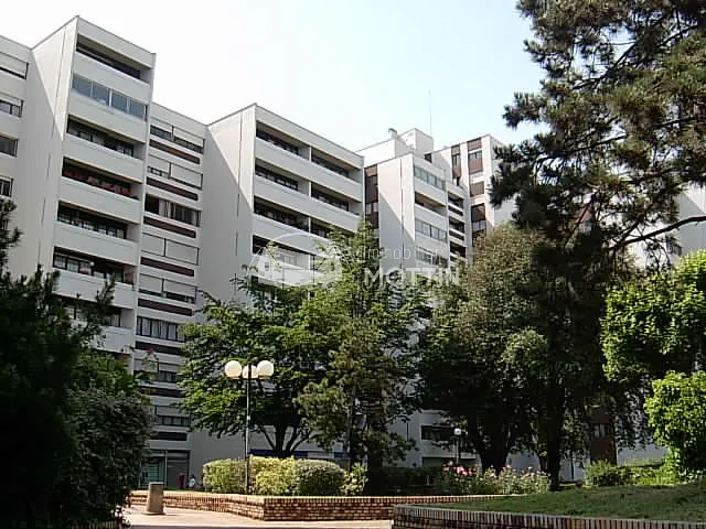 Appartement T2 de 45 m² à Vitry-sur-Seine avec loggia et vue dégagée 