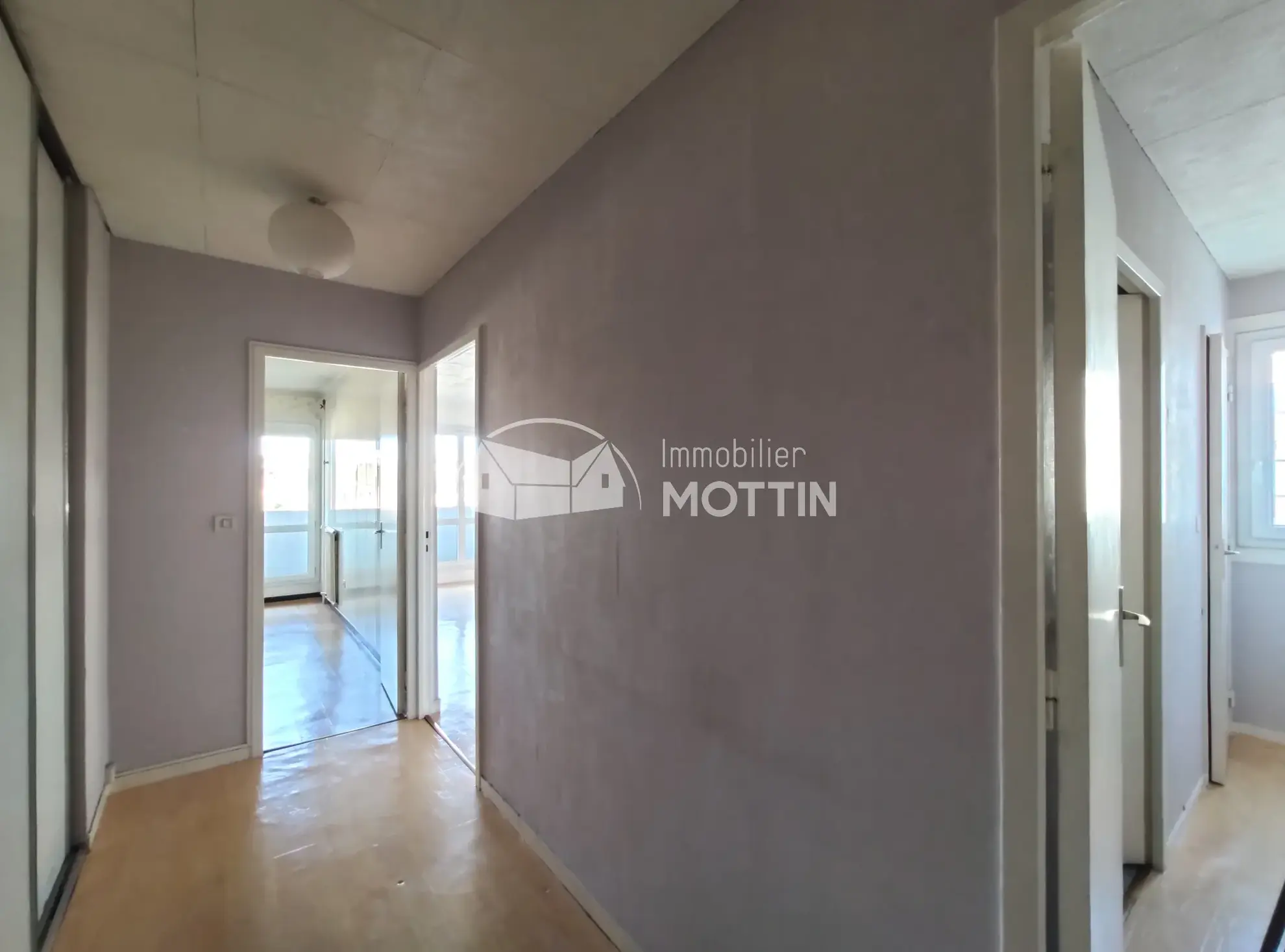 Appartement T2 de 45 m² à Vitry-sur-Seine avec loggia et vue dégagée 