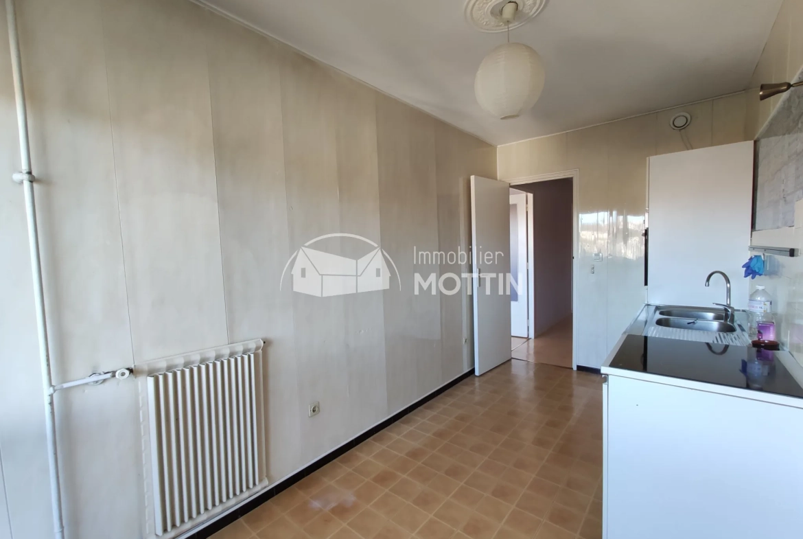 Appartement T2 de 45 m² à Vitry-sur-Seine avec loggia et vue dégagée 