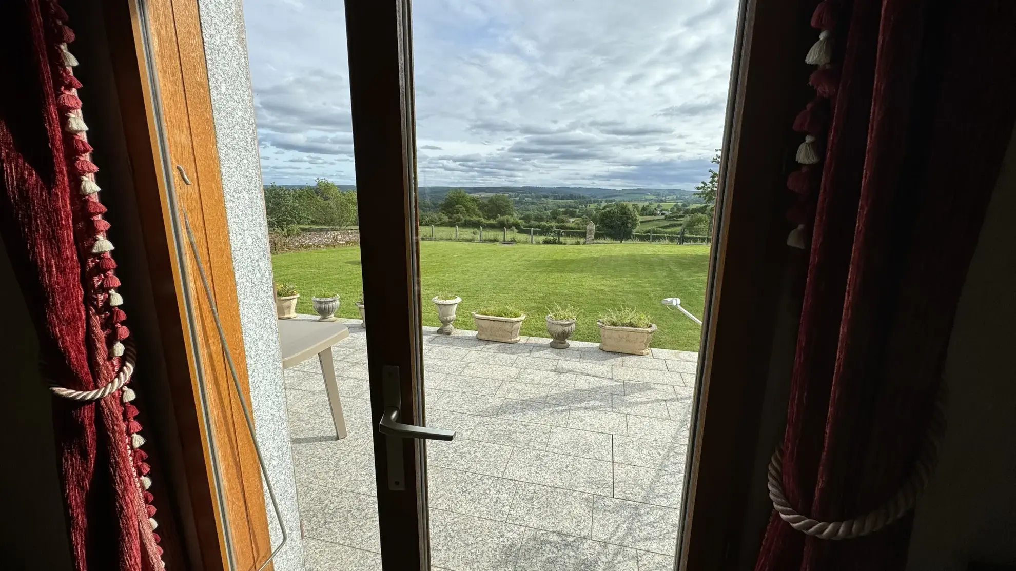 Maison avec vue panoramique à Rouvray – 4 chambres, terrain de 6083 m² 