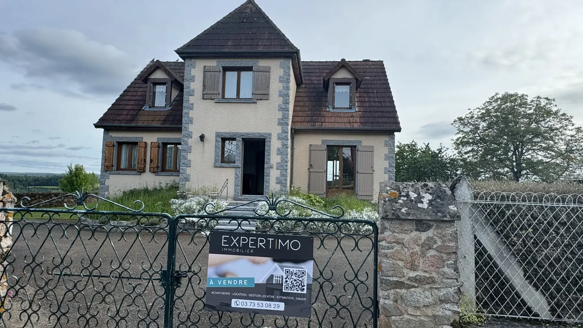 Maison avec vue panoramique à Rouvray – 4 chambres, terrain de 6083 m² 
