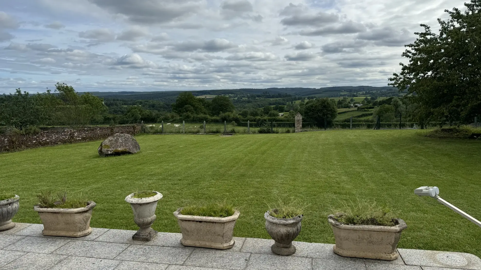 Maison avec vue panoramique à Rouvray – 4 chambres, terrain de 6083 m² 