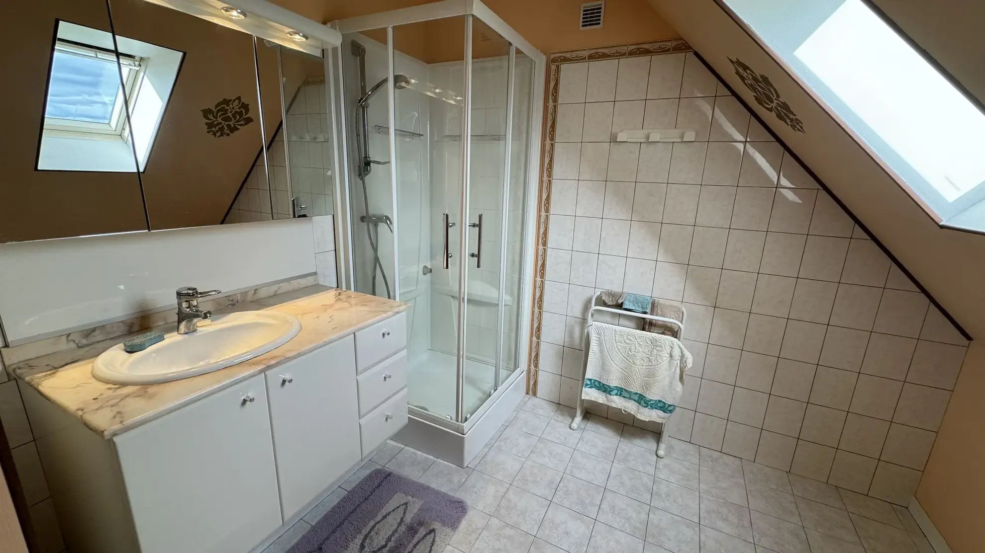 Maison avec vue panoramique à Rouvray – 4 chambres, terrain de 6083 m² 