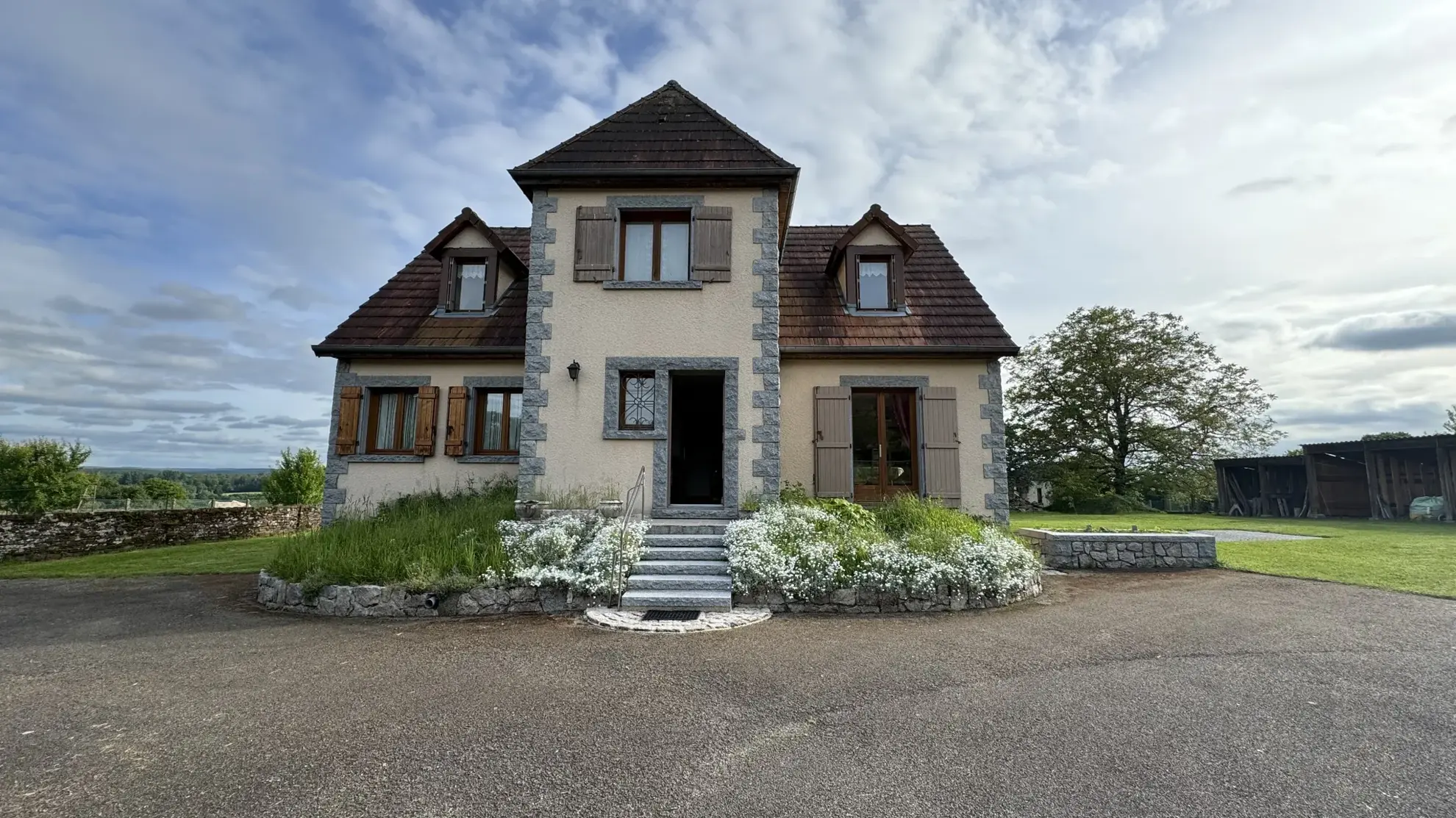 Maison avec vue panoramique à Rouvray – 4 chambres, terrain de 6083 m² 