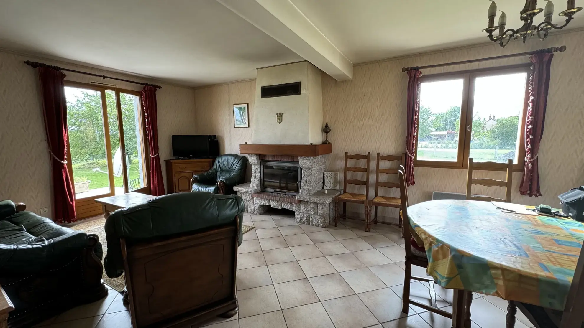 Maison avec vue panoramique à Rouvray – 4 chambres, terrain de 6083 m² 