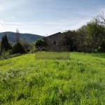 Terrain constructible viabilisé de 470 m² à Solliès-Toucas idéal pour maison lumineuse