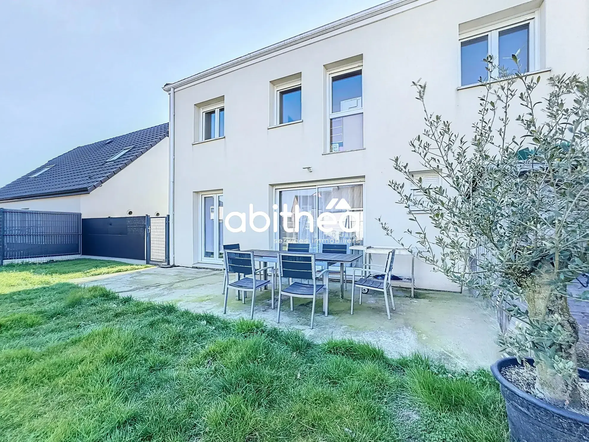 Maison récente de 110 m² à vendre à Harnes, 3 chambres, terrasse et jardin 