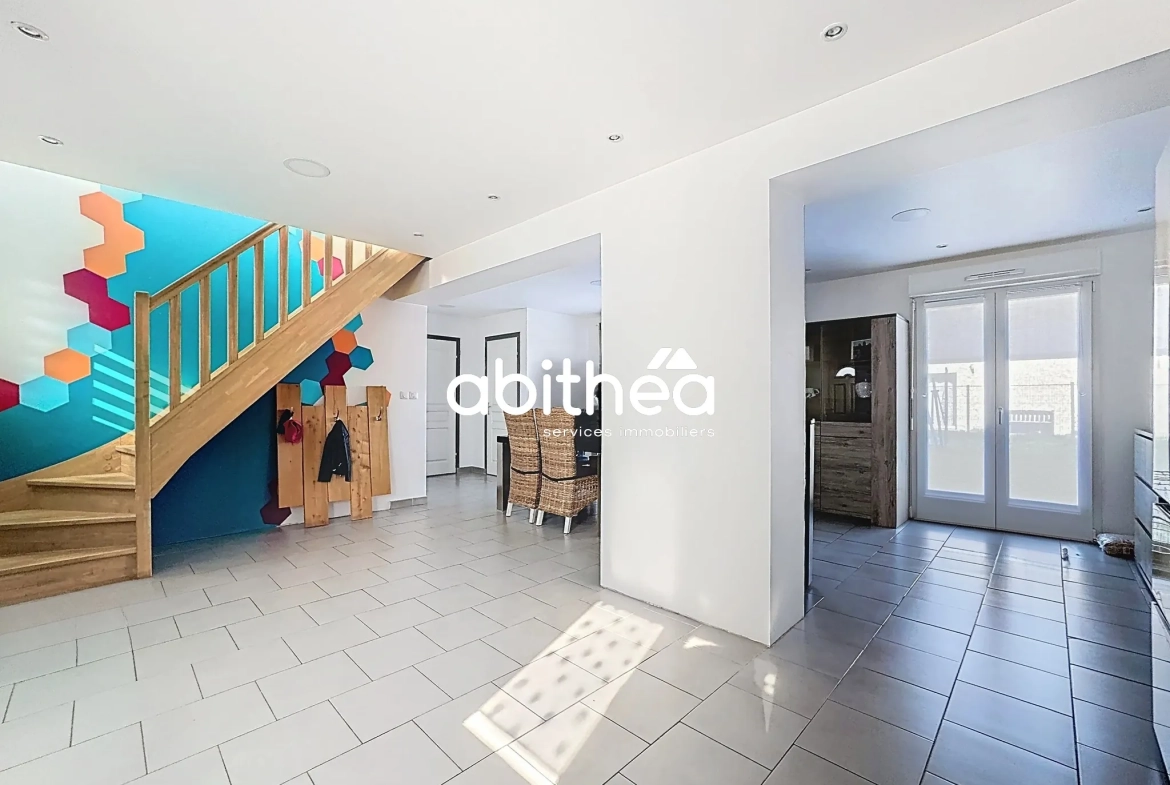 Maison récente de 110 m² à vendre à Harnes, 3 chambres, terrasse et jardin 