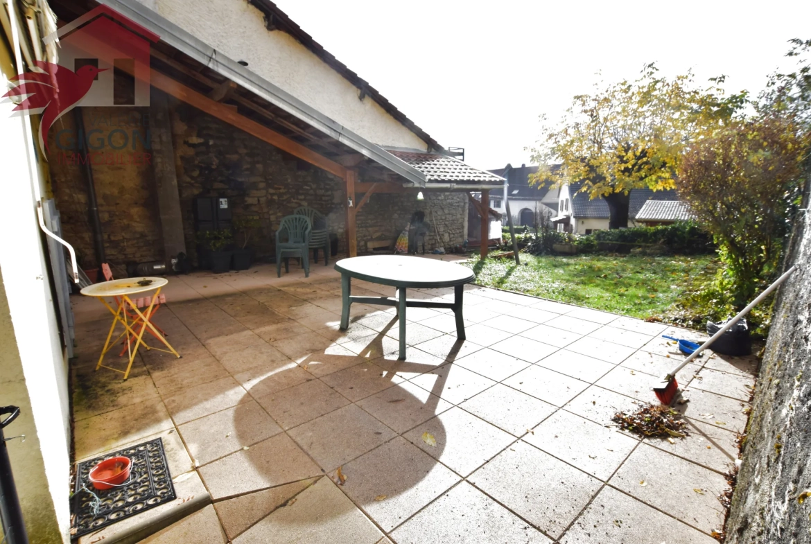 Charmante maison en pierres avec garage et jardin à Brognard - Nommay 