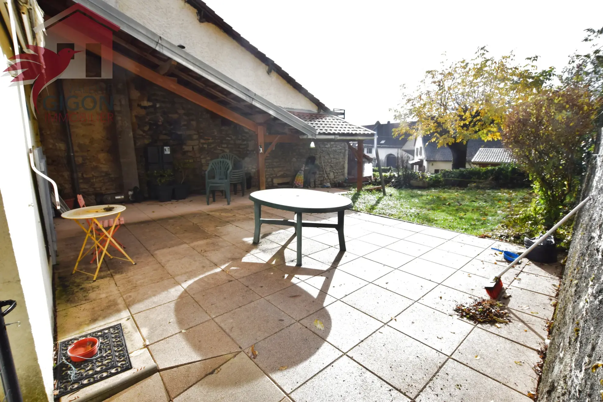 Charmante maison en pierres avec garage et jardin à Brognard - Nommay 