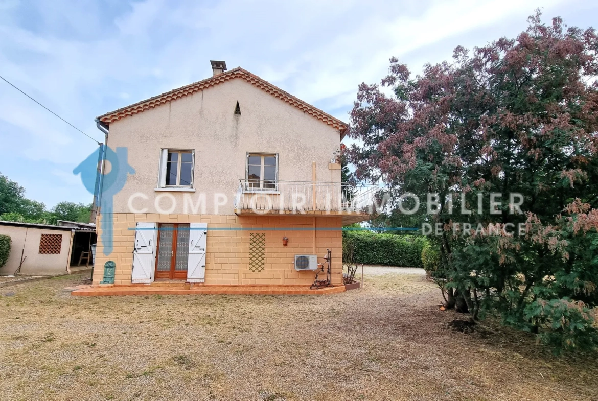 Maison à vendre en Ardèche de 95 m² avec grand terrain de 1260 m² 
