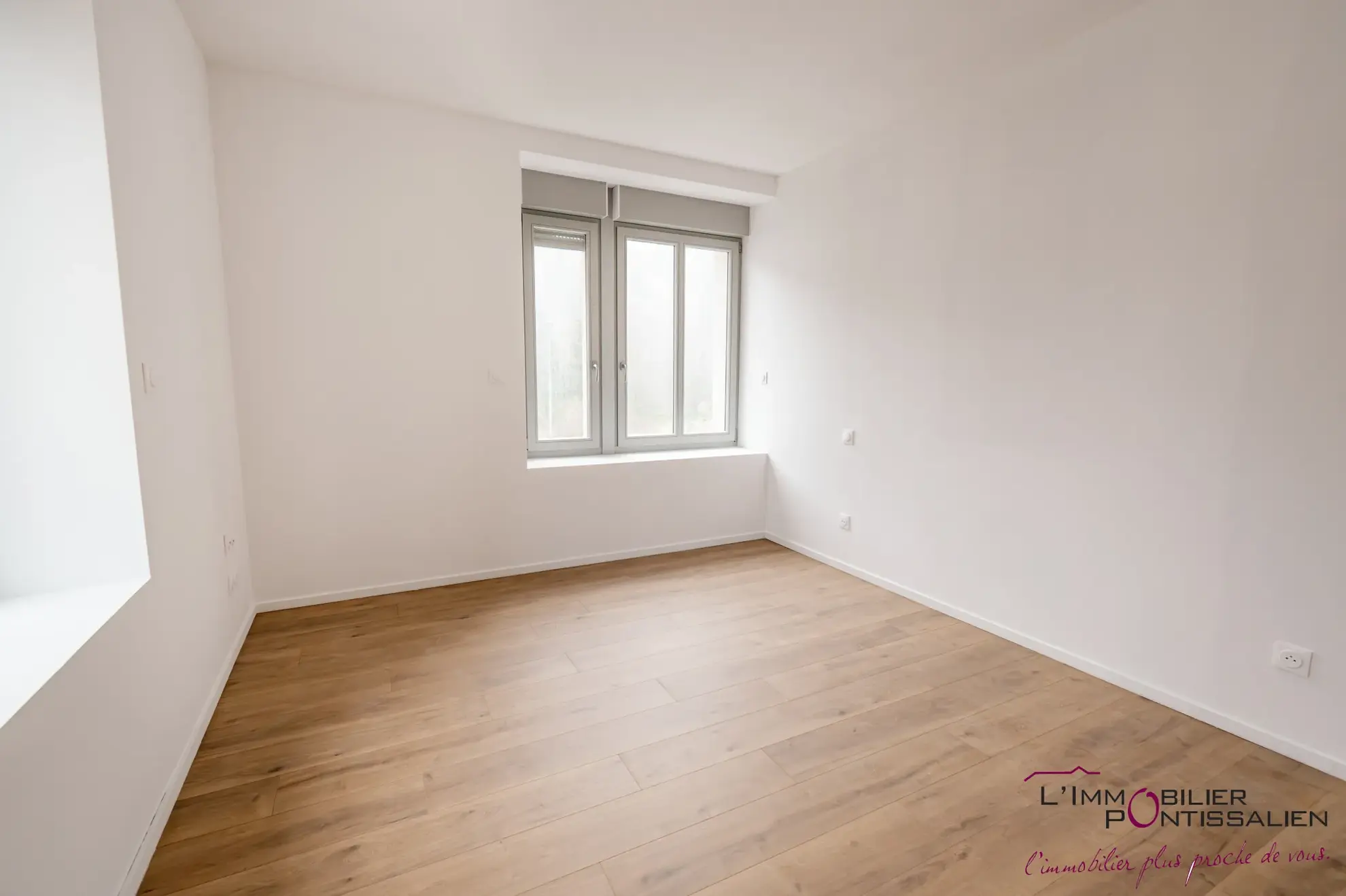 Appartement de type 5 avec terrasse, cave et parking à La Cluse et Mijoux 