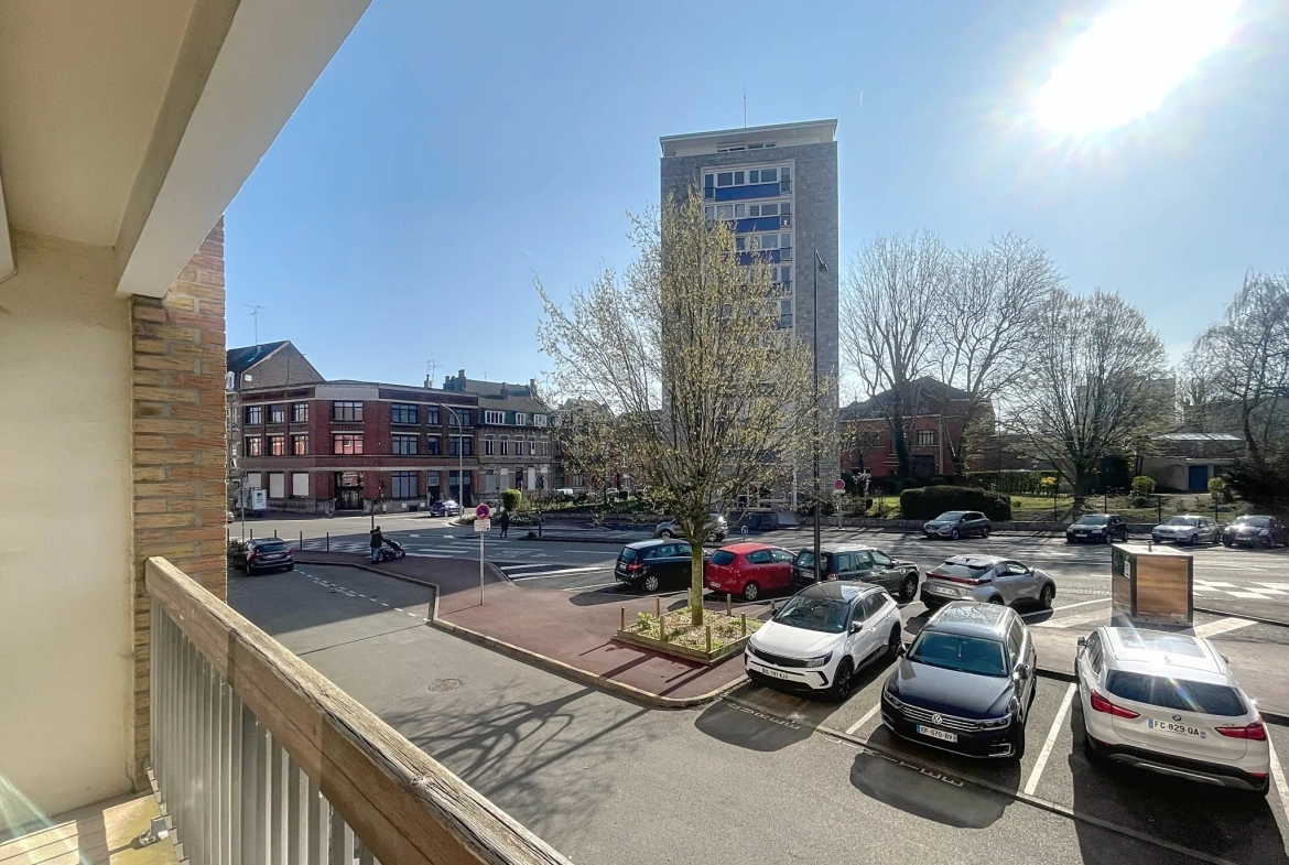 Appartement T3 de 79m² à vendre à Tourcoing, proche gare et commodités 