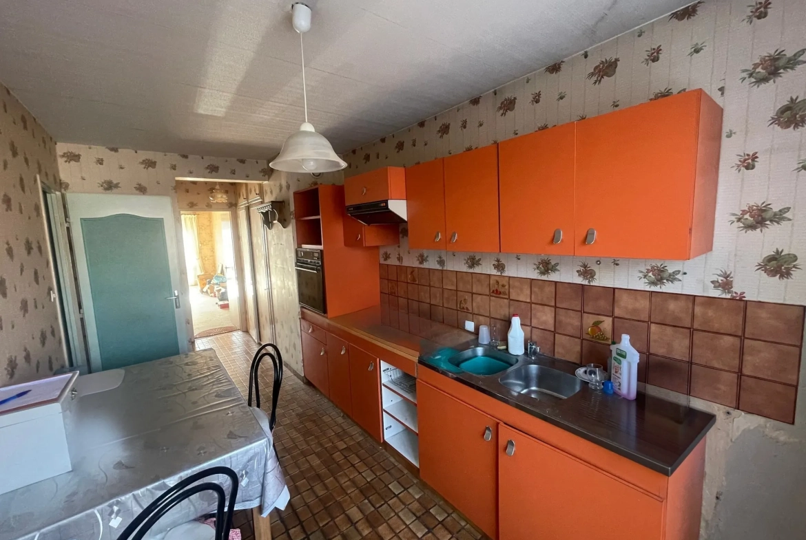 Appartement T3 de 79m² à vendre à Tourcoing, proche gare et commodités 