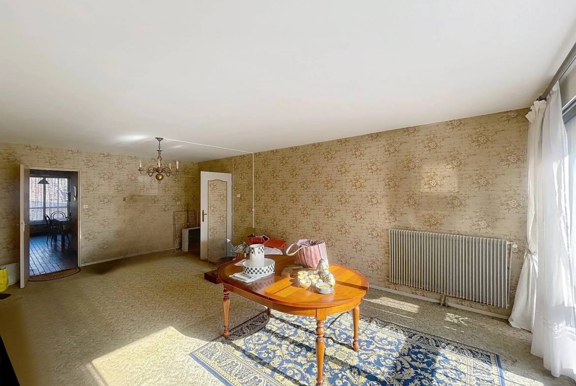 Appartement T3 de 79m² à vendre à Tourcoing, proche gare et commodités 