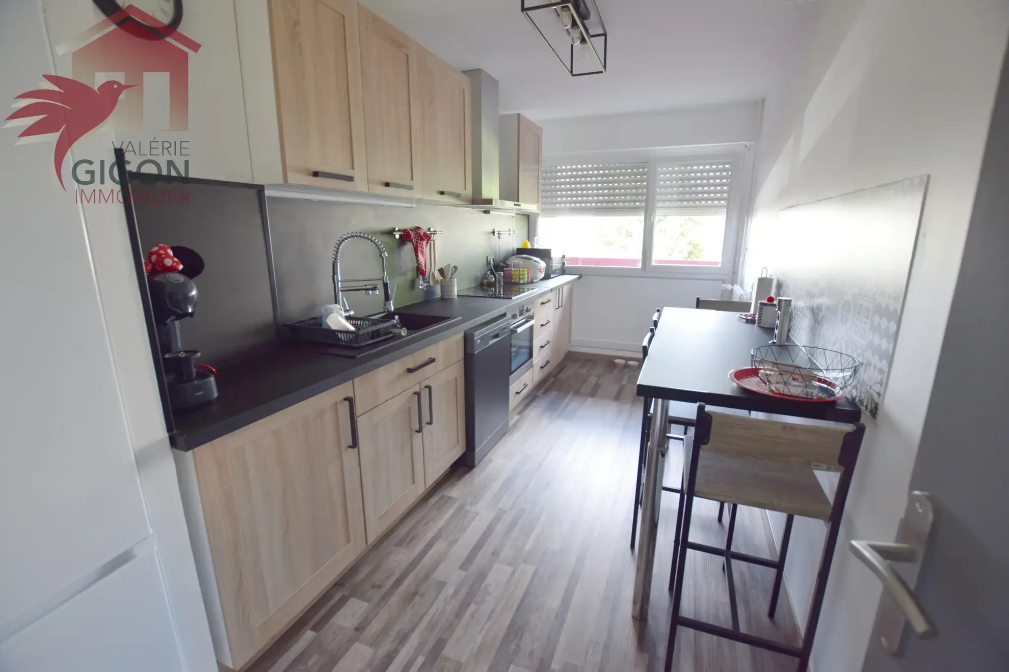 Appartement rénové avec 2 chambres, balcon et cave à Grand-Charmont 