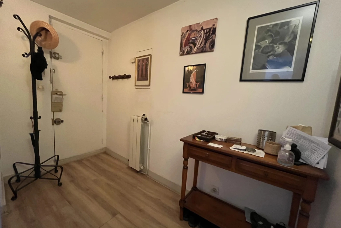 Appartement duplex T2 à Saint Germain avec vue sur les toits, secteur calme 