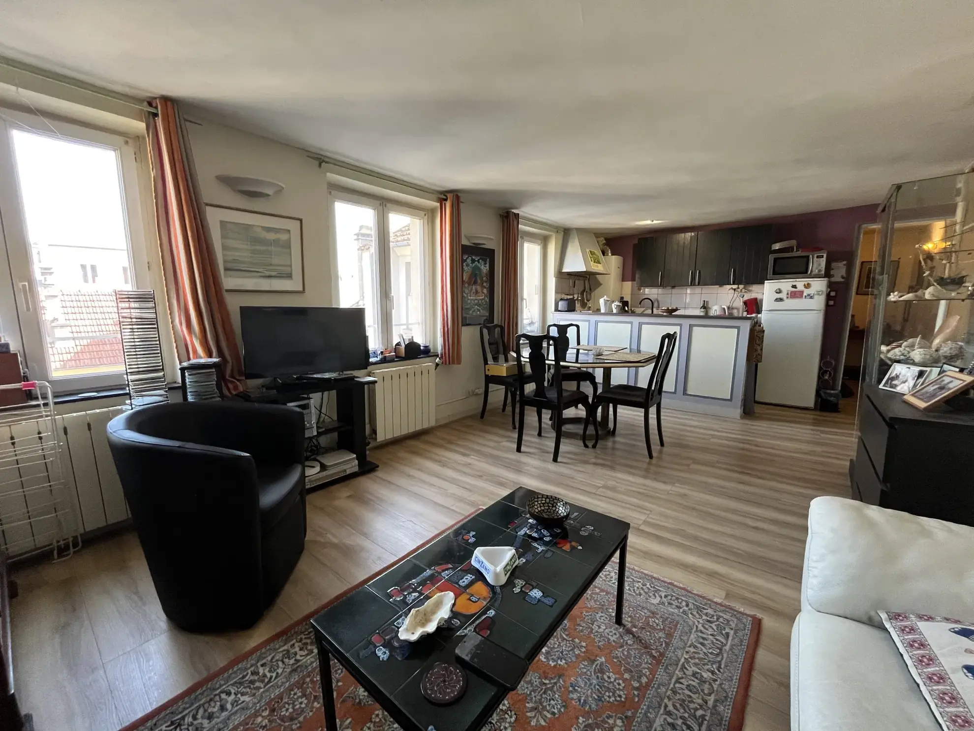 Appartement duplex T2 à Saint Germain avec vue sur les toits, secteur calme 