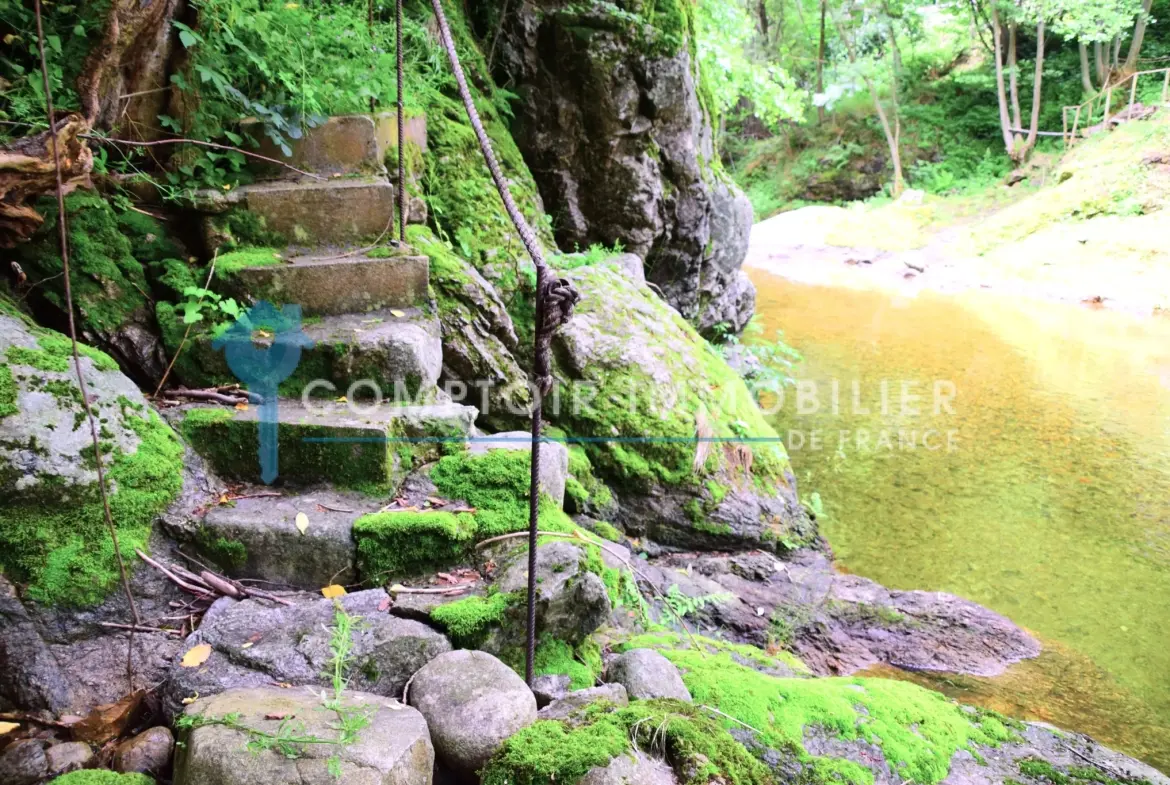 Propriété rare en Ardèche avec maison, Mazet, piscine chauffée et accès rivière à Astet 