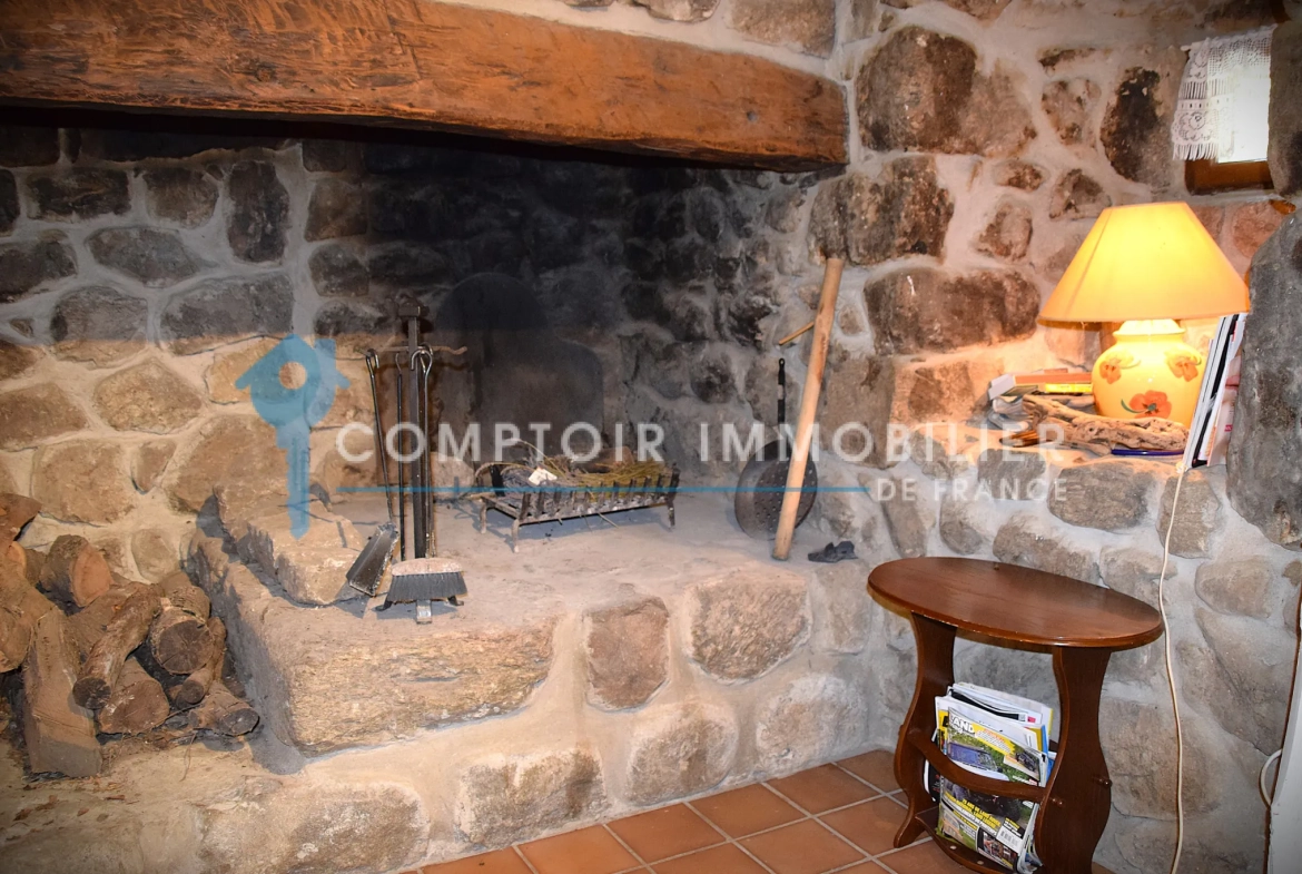 Propriété rare en Ardèche avec maison, Mazet, piscine chauffée et accès rivière à Astet 