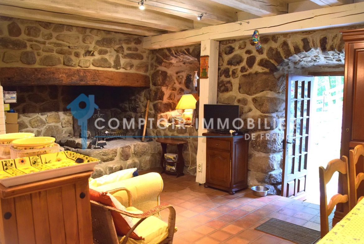 Propriété rare en Ardèche avec maison, Mazet, piscine chauffée et accès rivière à Astet 