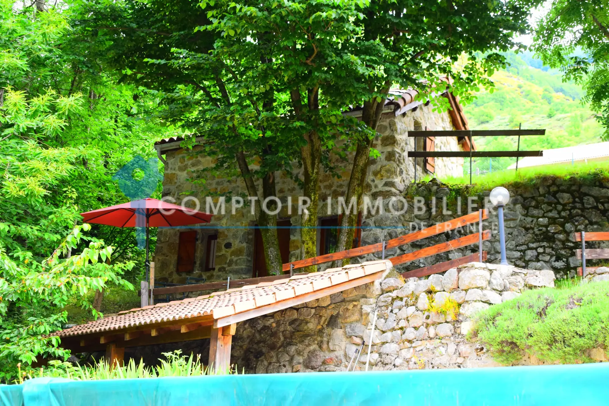 Propriété rare en Ardèche avec maison, Mazet, piscine chauffée et accès rivière à Astet 