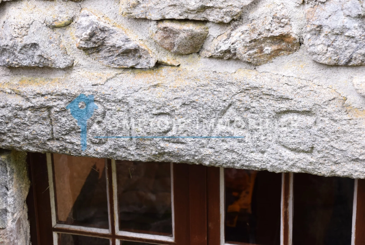 Propriété rare en Ardèche avec maison, Mazet, piscine chauffée et accès rivière à Astet 