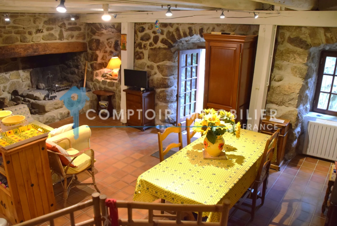 Propriété rare en Ardèche avec maison, Mazet, piscine chauffée et accès rivière à Astet 