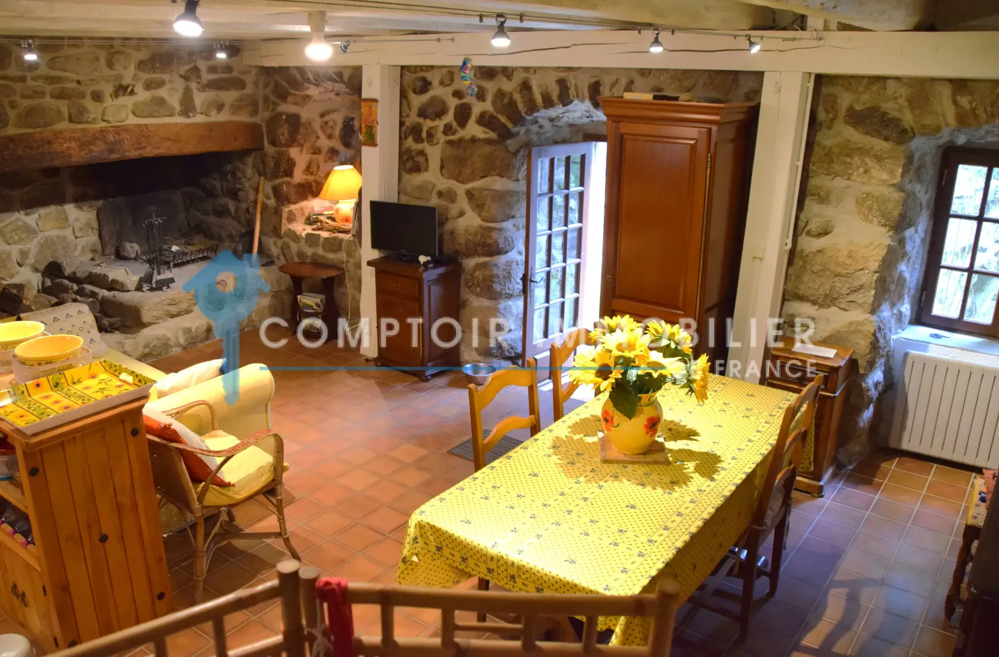Propriété rare en Ardèche avec maison, Mazet, piscine chauffée et accès rivière à Astet 