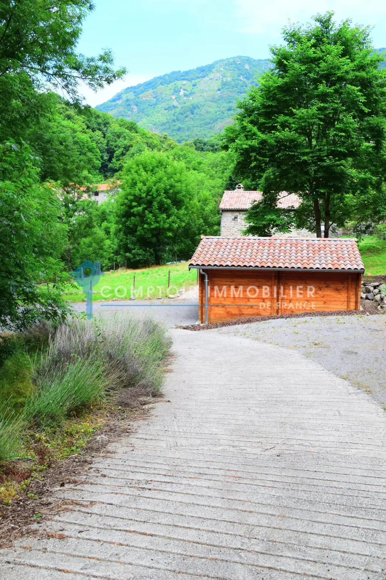 Propriété rare en Ardèche avec maison, Mazet, piscine chauffée et accès rivière à Astet 