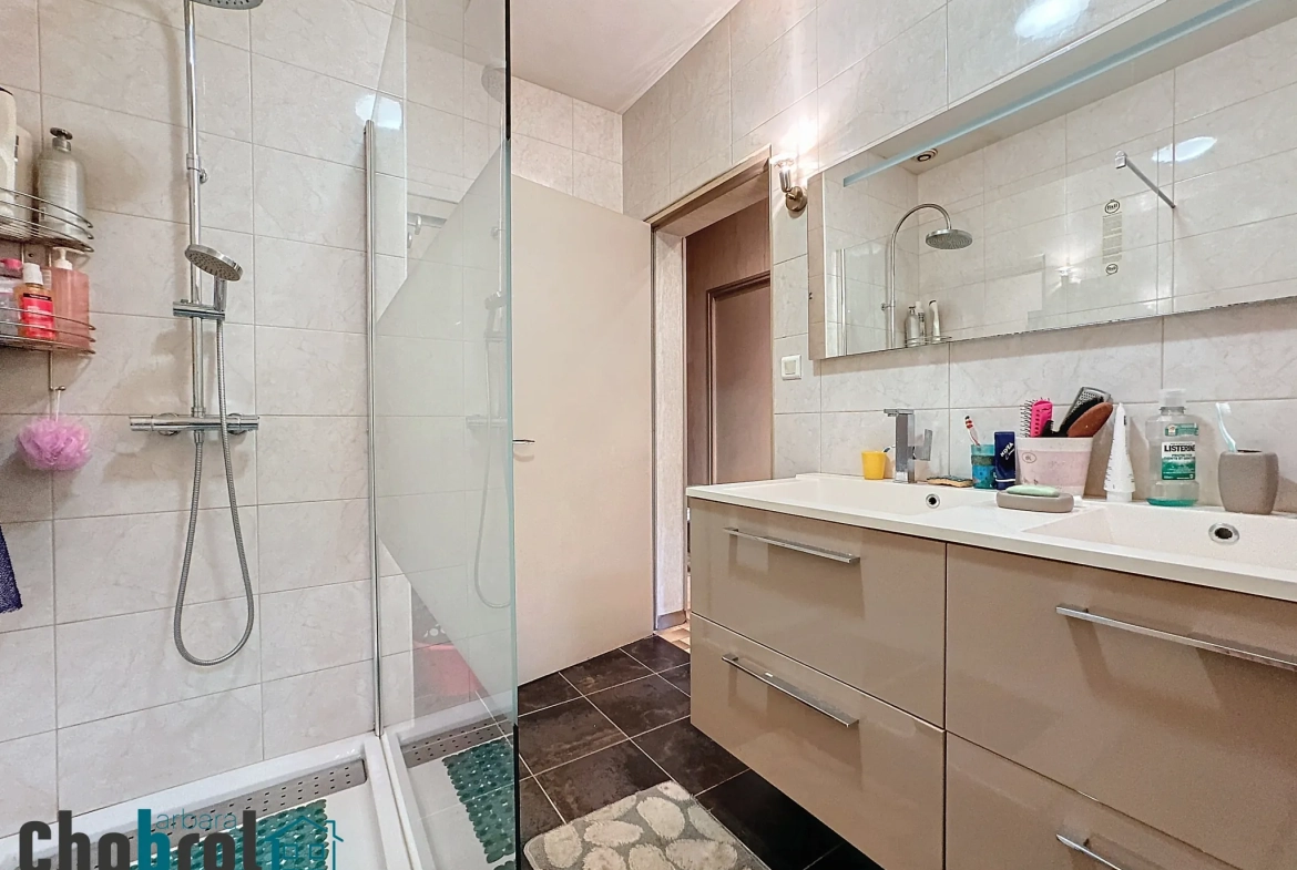 Maison de 102 m² avec grand terrain constructible à La Ville Dieu Du Temple 