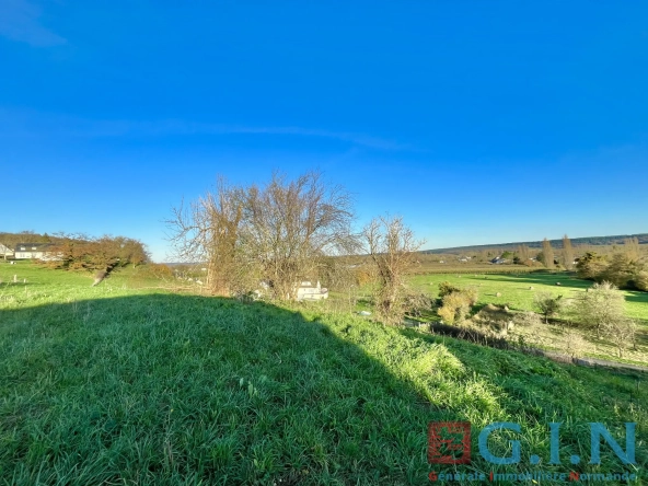 Terrain à bâtir de 997 m² dans le Mesnil-sous-Jumièges, proche de Duclair