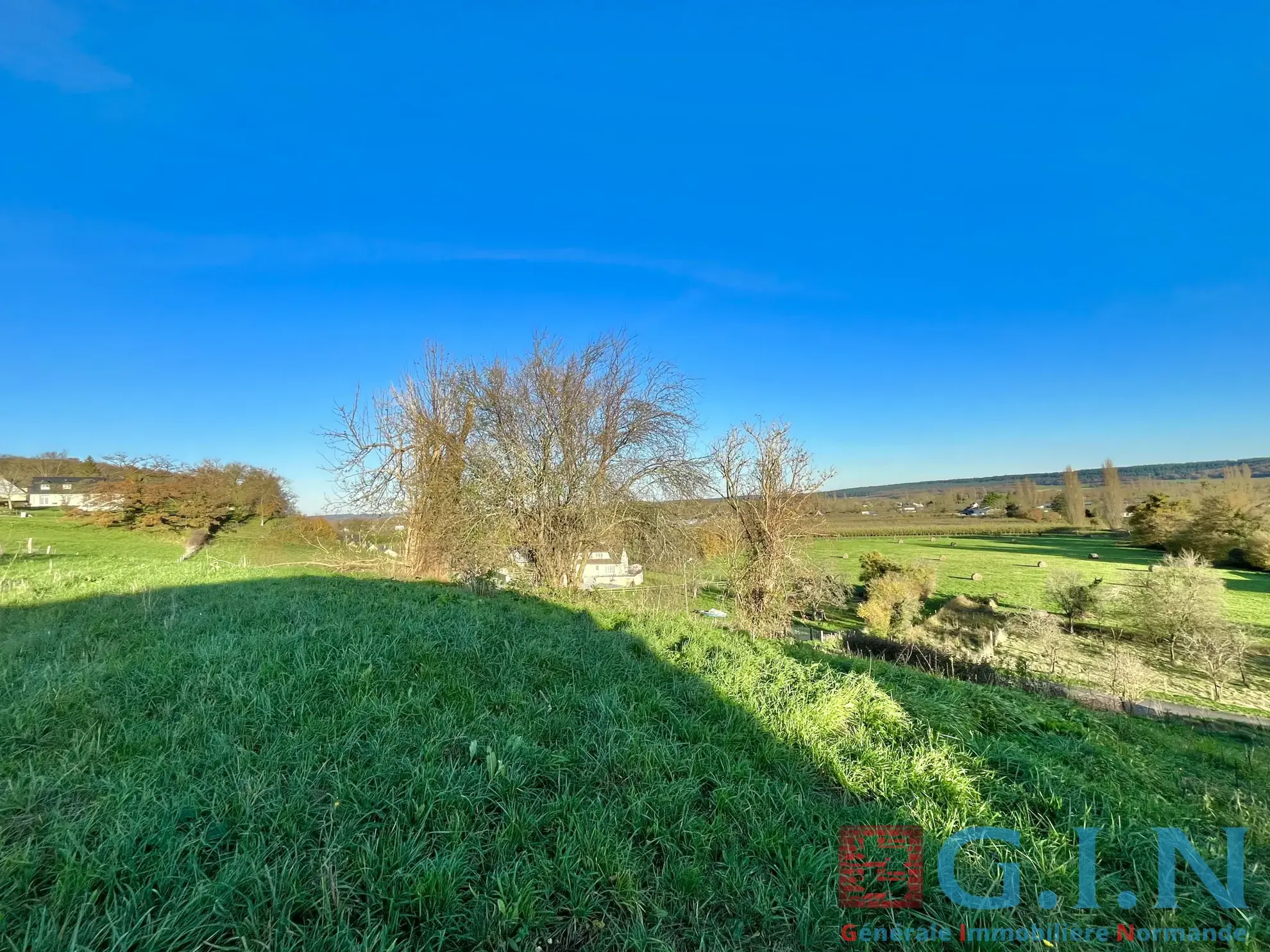 Terrain à bâtir de 997 m² dans le Mesnil-sous-Jumièges, proche de Duclair 
