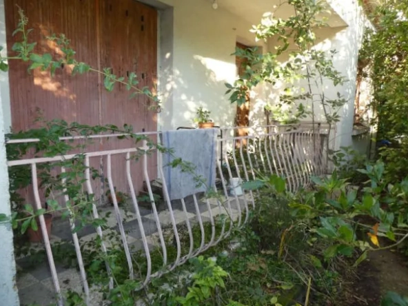 Villa F4 à vendre à Béziers pour 40 000 € avec garage et terrain