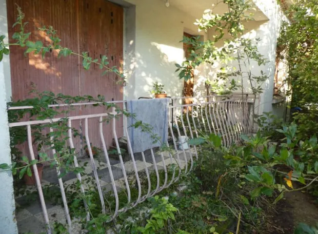 Villa F4 à vendre à Béziers pour 40 000 € avec garage et terrain 