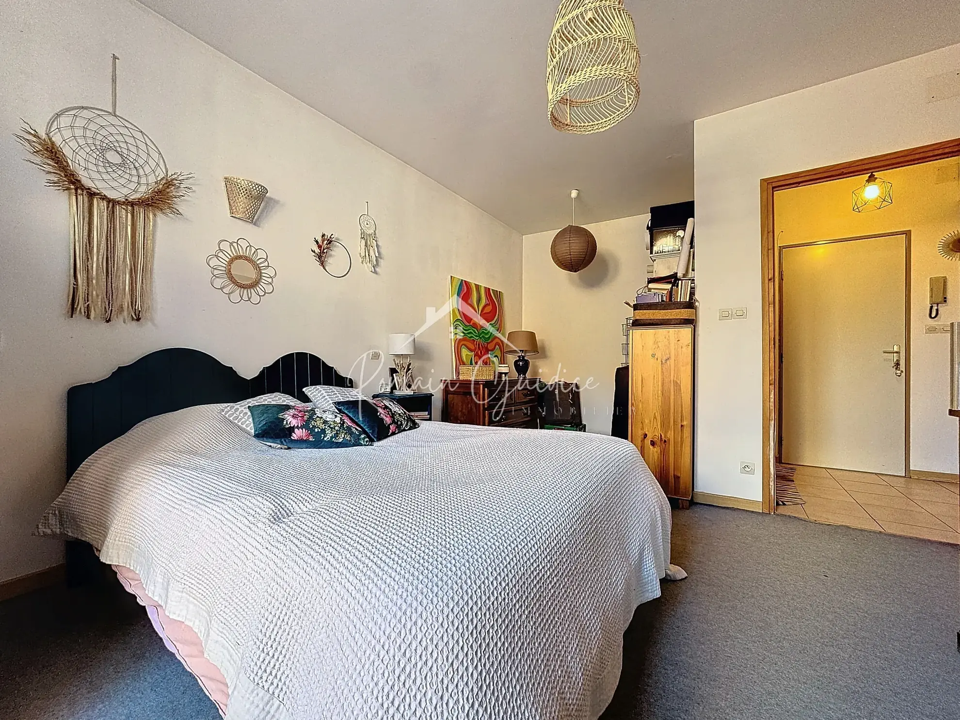 Bel appartement T4 de 85 m² au cœur de Millau avec vue dégagée et commodités à proximité 