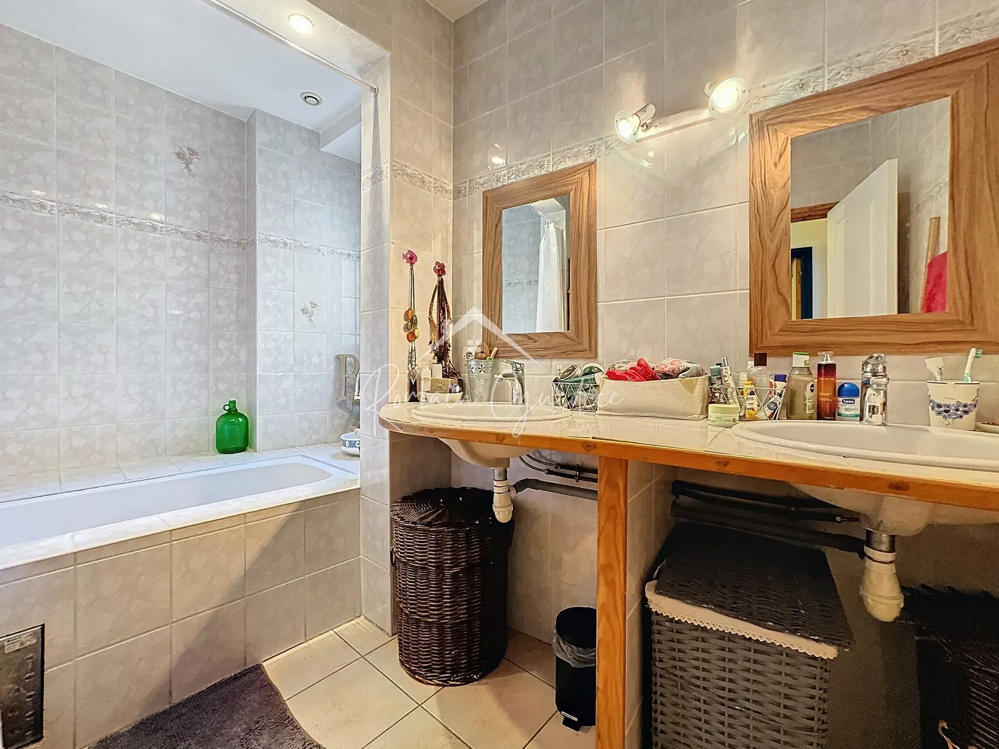 Bel appartement T4 de 85 m² au cœur de Millau avec vue dégagée et commodités à proximité 
