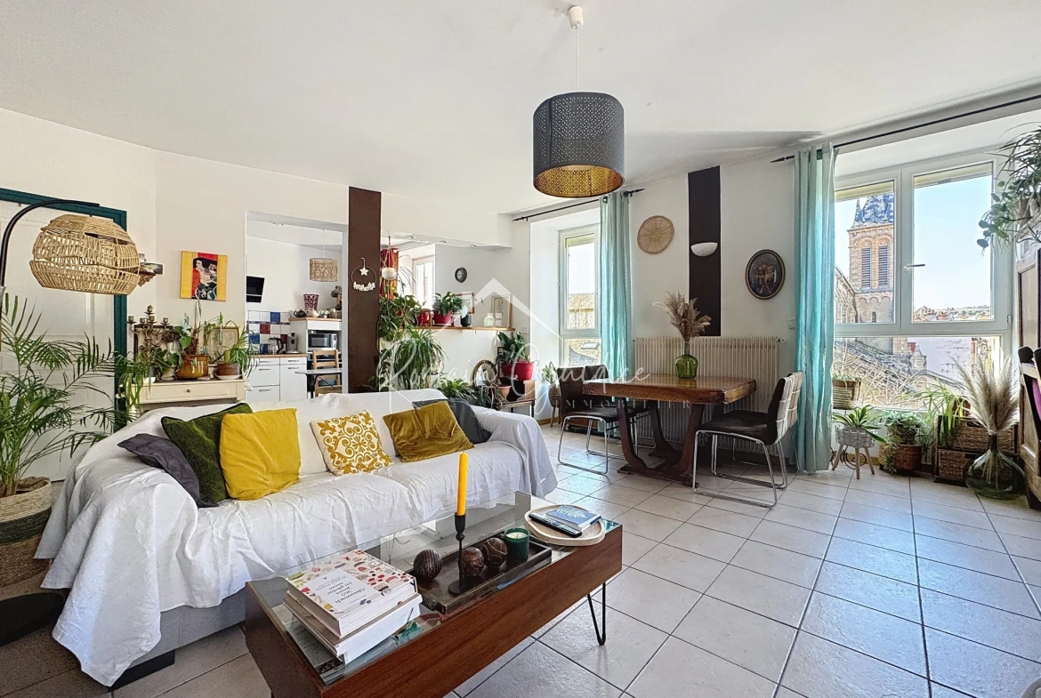 Bel appartement T4 de 85 m² au cœur de Millau avec vue dégagée et commodités à proximité 