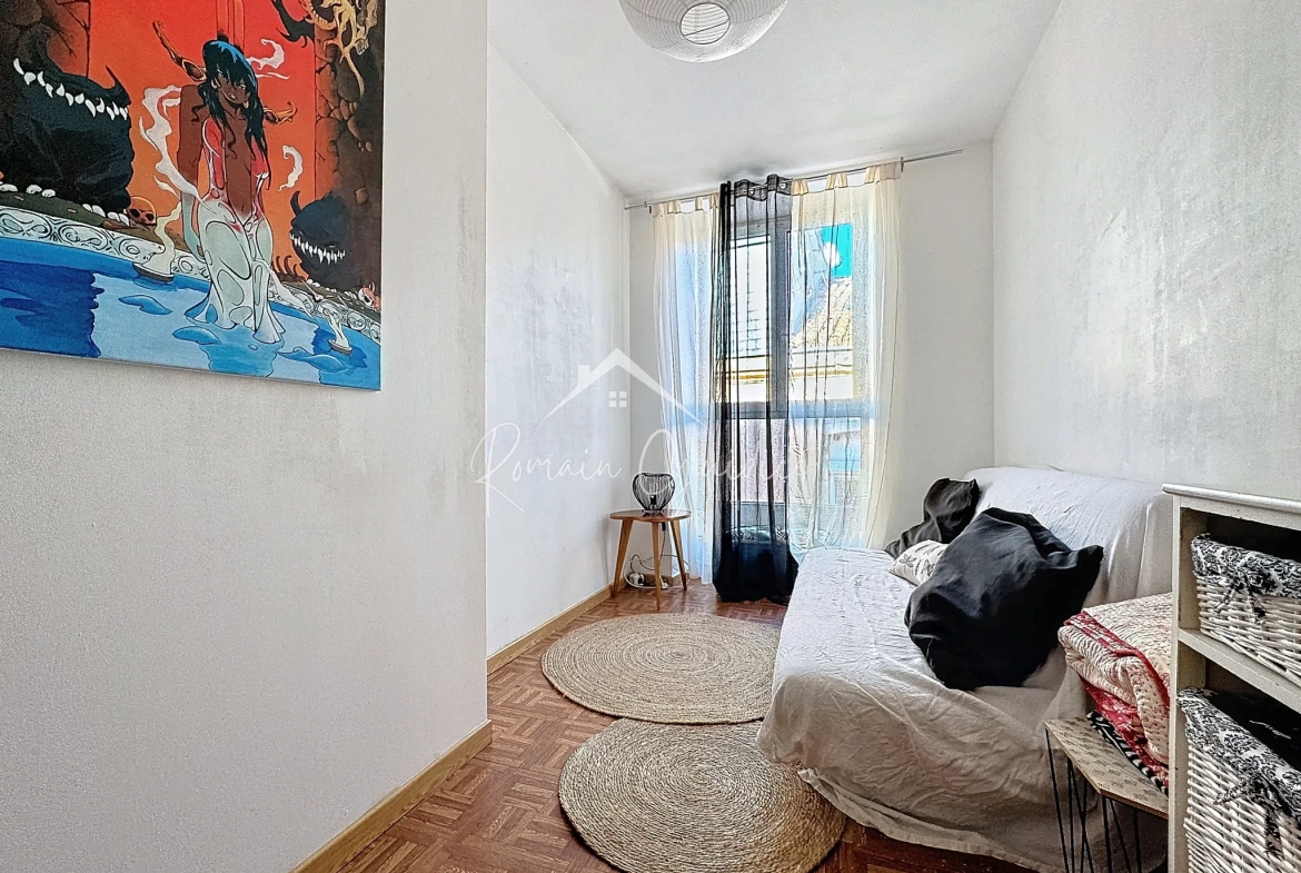 Bel appartement T4 de 85 m² au cœur de Millau avec vue dégagée et commodités à proximité 