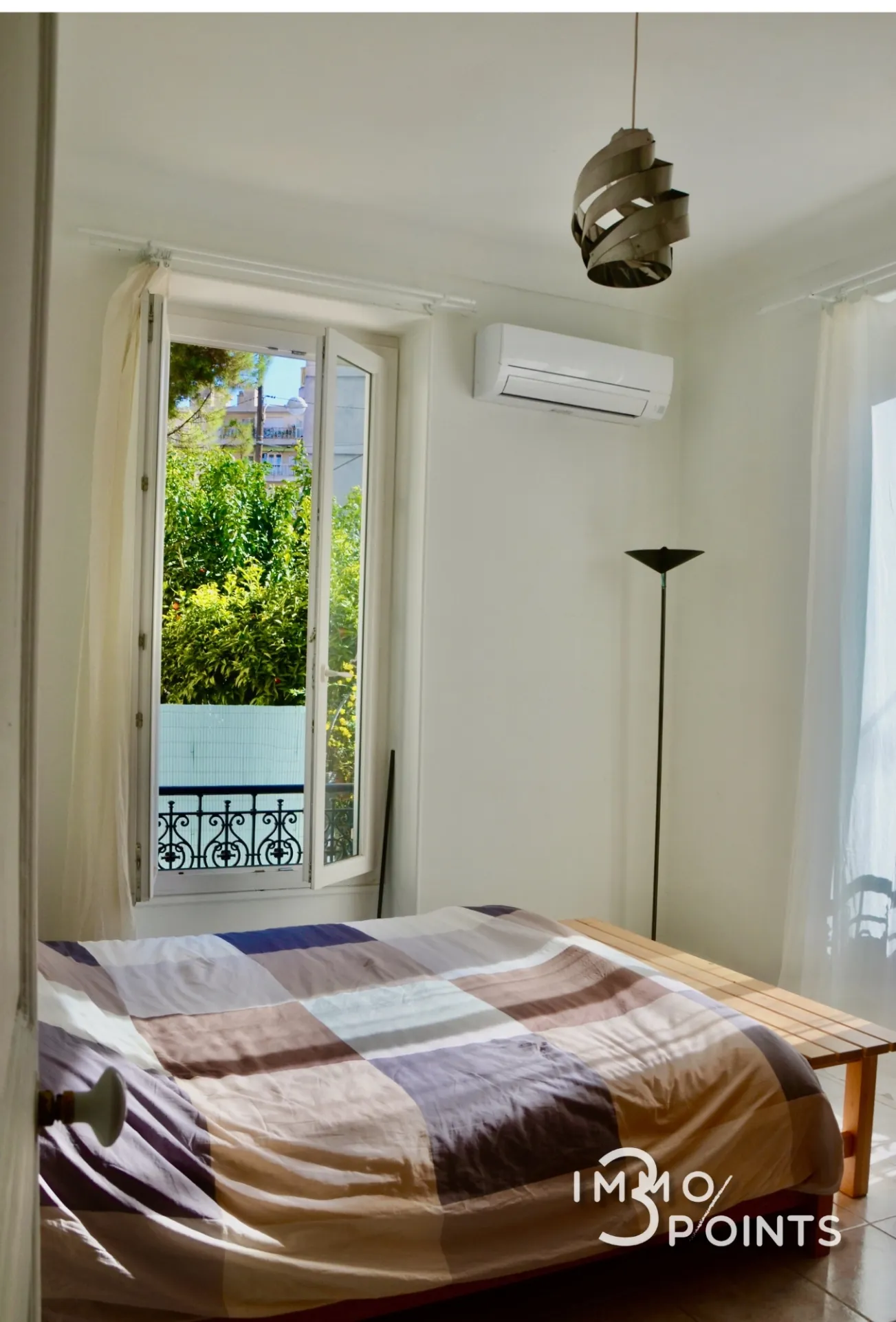 Appartement T3 rénové avec terrasse en plein cœur de Nice Parc Imperial 