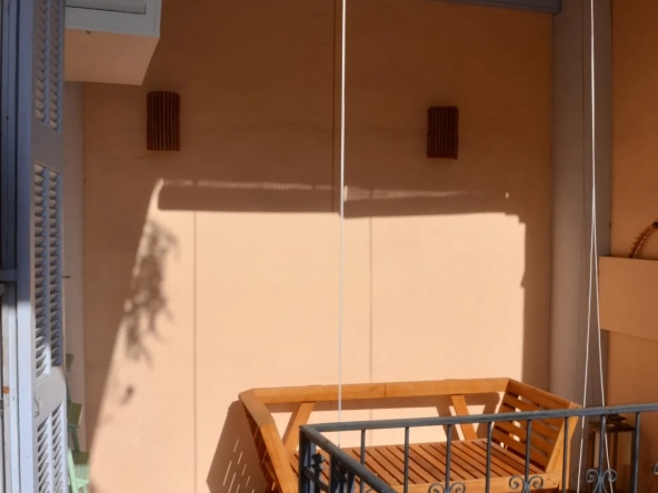 Appartement T3 rénové avec terrasse en plein cœur de Nice Parc Imperial 