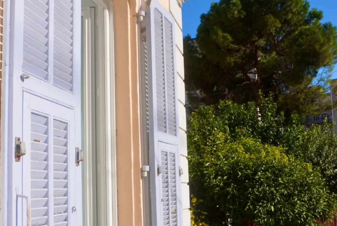 Appartement T3 rénové avec terrasse en plein cœur de Nice Parc Imperial 