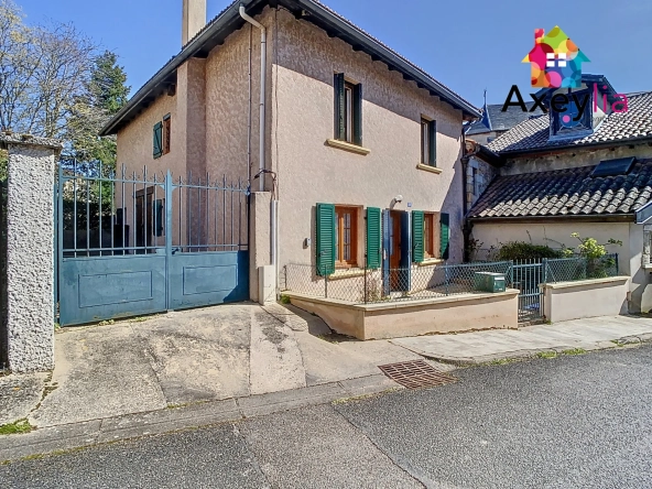 Maison de village à Changy avec terrasse, cour et potentiel de terrain constructible
